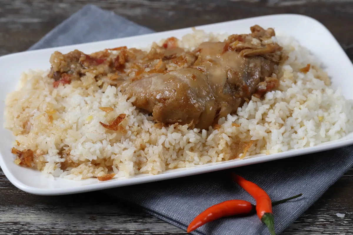 Murog Polau - Traditional Bangladeshi chicken pilaf with aromatic rice